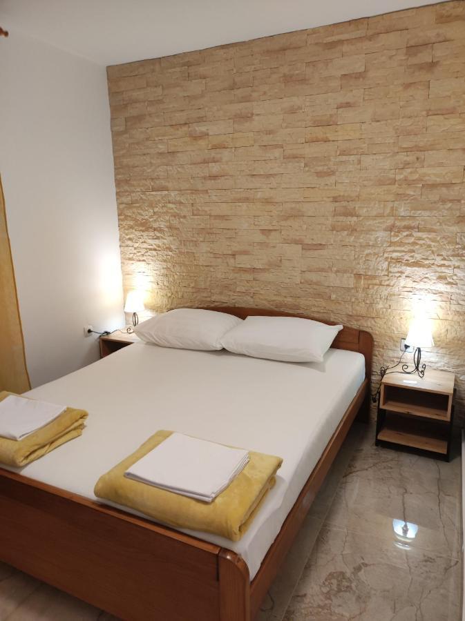Apartments Katica Metajna Luaran gambar