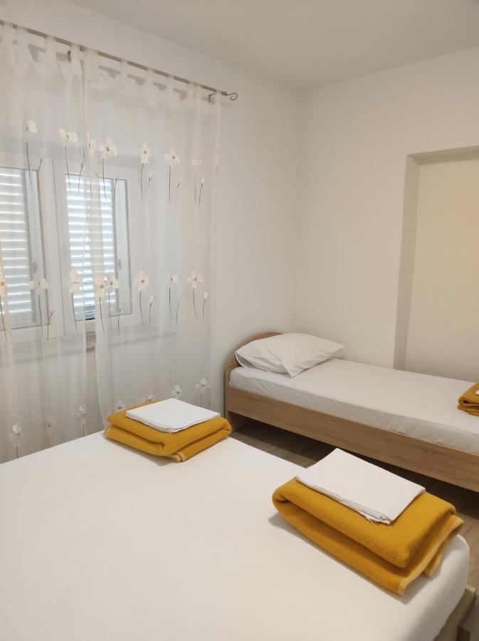 Apartments Katica Metajna Luaran gambar